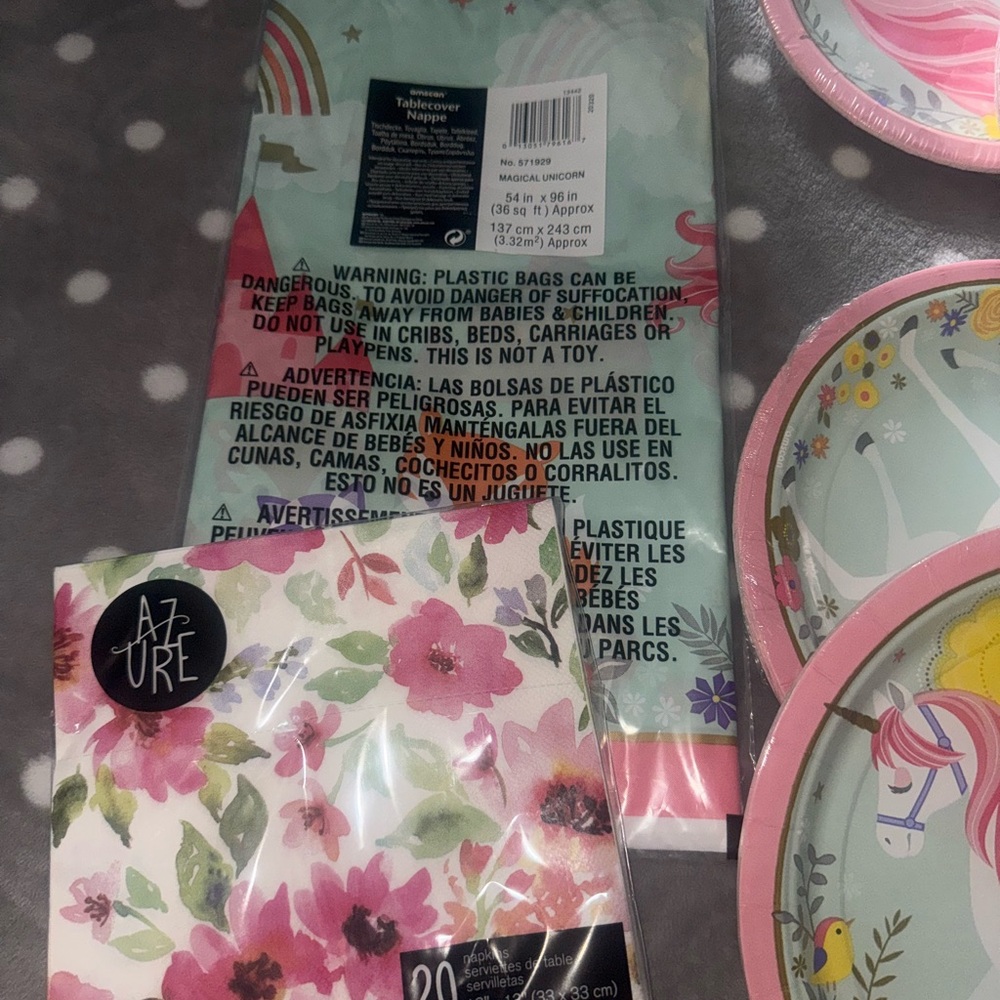 Amscan Pink and Green Inicorn Disposable Tableware Set